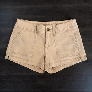 NWOT Arizona Jean Co. Size 1 Khaki Tan Shorts Low Rise 2.5” inseam Belt Loops